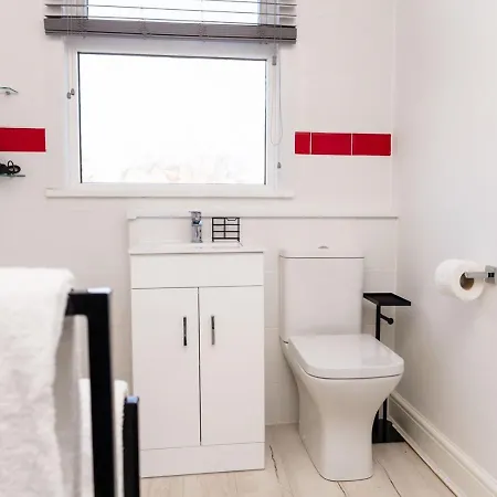Warm 2 Bedroom Retreat In Redcar Near Beach With Parking Tatil Evi