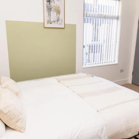 Warm 2 Bedroom Retreat In Redcar Near Beach With Parking Redcar